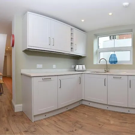 West With Free Parking דירה וויטבי