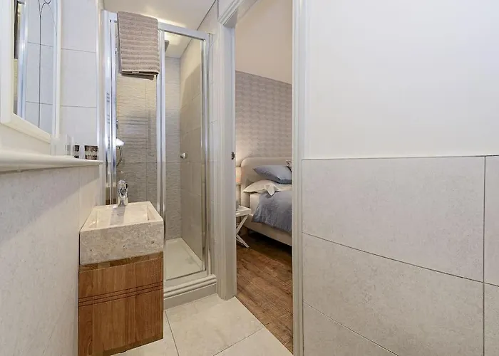 شقة West With Free Parking *