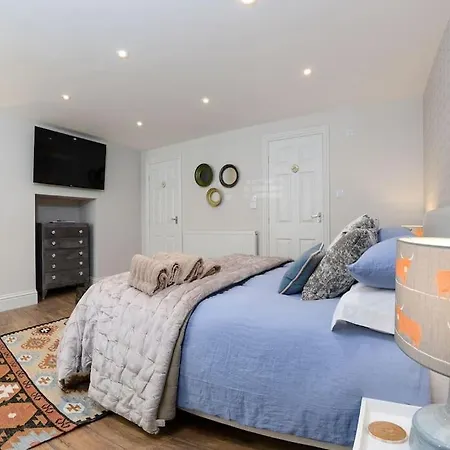 Appartement West With Free Parking